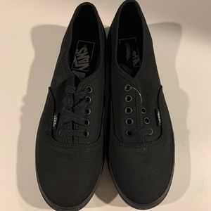 New without box Black Vans Lo Pro